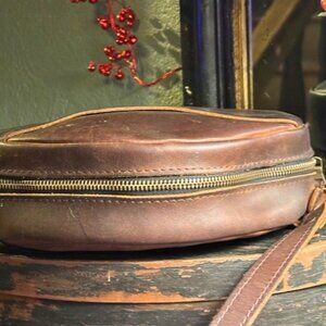 Portland Leather Circle Crossbody ~ in Large Version (9 inches)